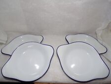 4 coupelles à oreilles