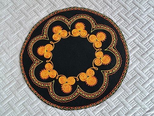 Grand napperon rond broderie - napperon,