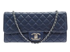 SAC A MAIN CHANEL WALLET ON