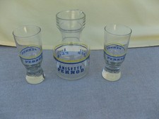 PERNOD - Lot d'une carafe  ( ou pichet ) Pernod Anisette et 2 verres assortis  -