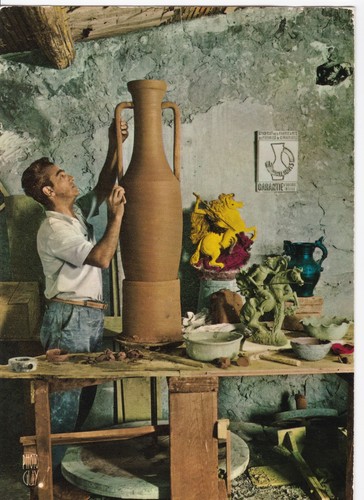 Vallauris potier à sont - vallauris,