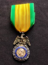 RARE MÉDAILLE MILITAIRE