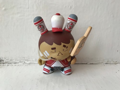 Figurine vinyle kidrobot - 3",