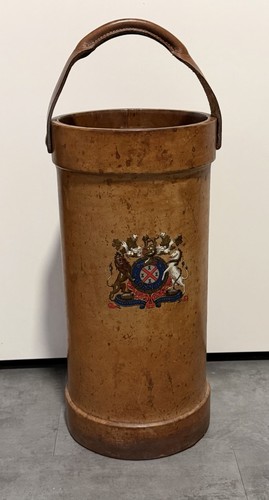 Ancien seau incendie - incendie, pompier