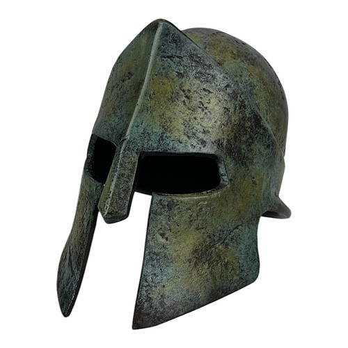 Ancien casque grec spartiate