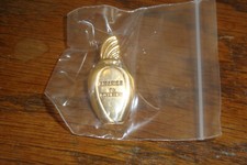 Pins publicitaire parfum - pins,