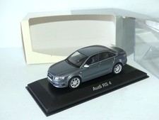 AUDI RS4 B7 Gris MINICHAMPS 1:43