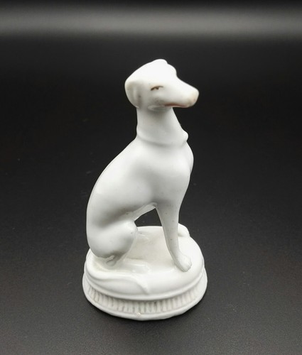 Lévrier porcelaine de - lévrier, en
