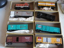 USA LOT DE 8 WAGONS DIVERSES