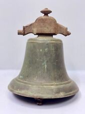 Cloche rustique en laiton