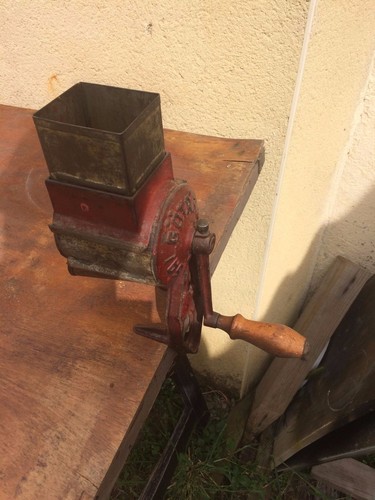 Ancienne râpe table - ancienne, en