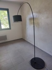 a vendre grand lampadaire de salon très très bon état pour cause de déménagement