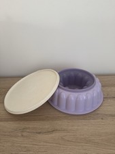 Moule à Gâteaux Couronne Charlotte Tupperware - Couleur Violet - Diam 23 Cm