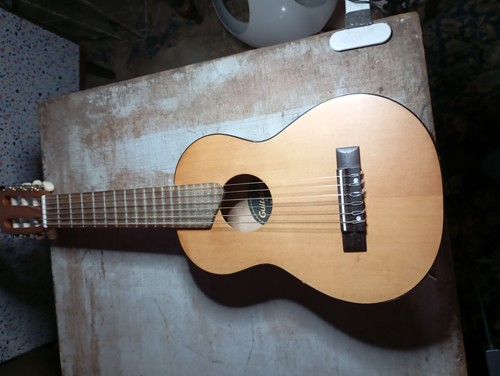 Guitare guitalele marque - de,