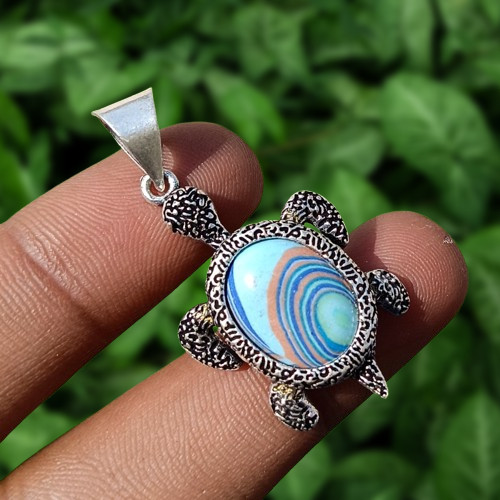 Pendentif tortue pierre