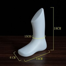 Mannequin pieds pied bébé