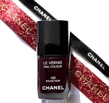 Vernis à ongles Chanel Le Vernis couleur 155 Rouge Noir 13ml