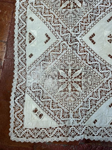 Dentelle ancienne nappe - ancienne,