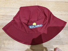 Superbe chapeau bob  Ricard en