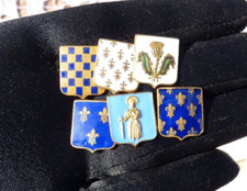 LOT 6 ANCIENS BOUTONS ÉCUSSONS BLASONS en ÉMAUX CLOISONNÉS et MÉTAL CISELÉ XIXe