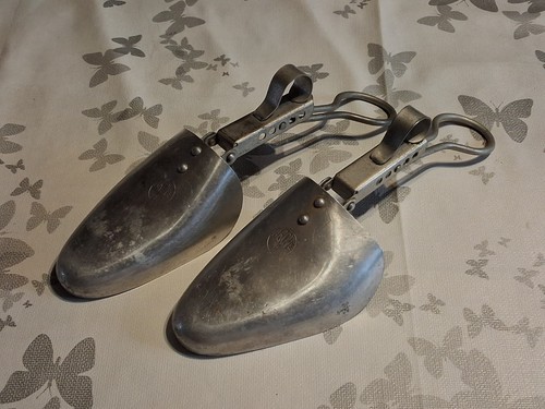 Paire embauchoirs à - d’embauchoirs,