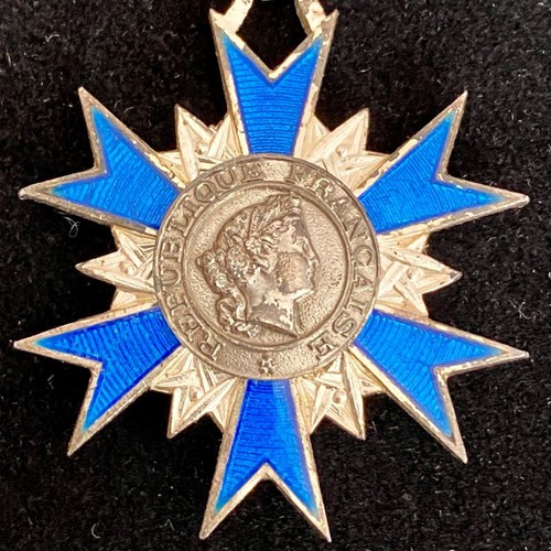 Chevalier ordre national - de,