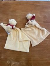 2 Doudou plat DISNEY SIMBA WINNIE JAUNE T-Shirt rouge abeille mouchoir Feuille