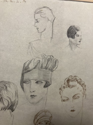 Dessin croquis sur défilé - croquis,