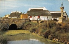 EN CAMARGUE - Croix et Cabane de Gardians