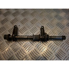 axe de roue arriere entretoise