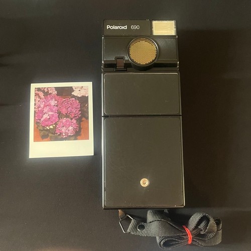 690 instant camera - 690,