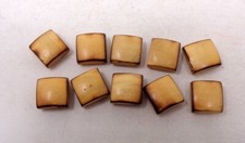 Lot 10 Boutons anciens en Bois