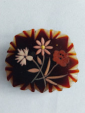 BROCHE ANCIENNE EN RESINE TYPE