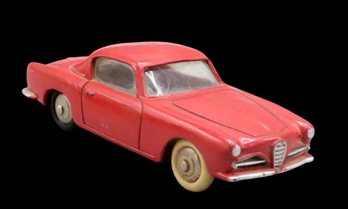 ème dinky toys alfa - 1,