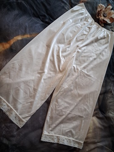 Vanity fair pettipants - vanity, small