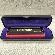 Harmonica baryton Suzuki dans