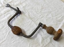 Ancien Vilebrequin, Chignole, Perceuse à main avec mèche à bois 23cm de diamètre