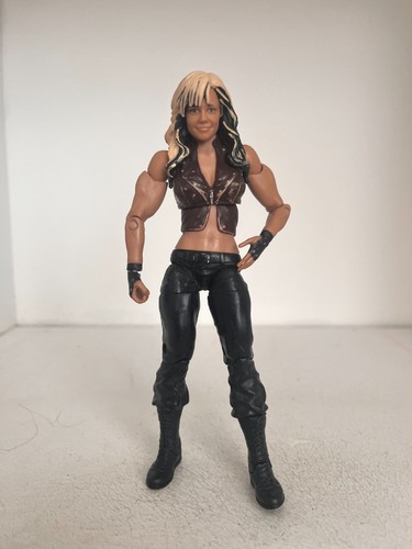 Wwe kaitlyn mattel figurine - kaitlyn,