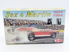 JO-HAN 1/25 MAQUETTE PLYMOUTH SOX & MARTIN BOSS 'CUDA #C-1800 NEUF SOUS BLISTER