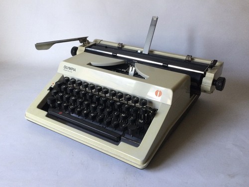Machine ecrire olympia - a,