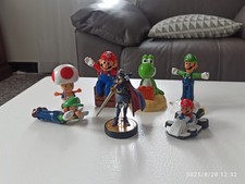 Lot de 17 figurines diverses (Amibot, Pokémon, Mario, ...)