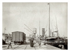 France, Bordeaux, grues hydrauliques, quai Bacalan Vintage silver print Tirage