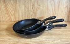 Lot de 3 poêles – 20, 24