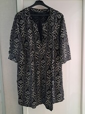 Tunique neuve taille 54 noir gris motif