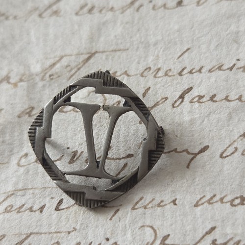 Monogramme lettre métal - v,