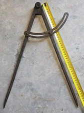 ANCIEN COMPAS EN FER FORGE