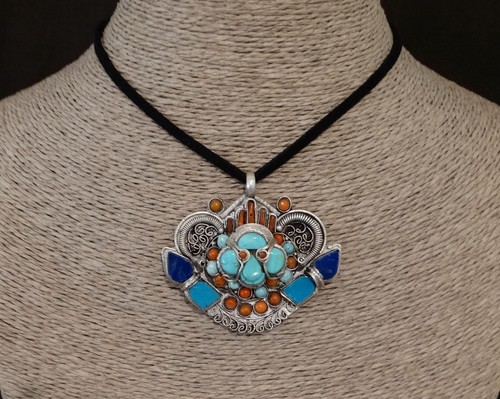 Pendentif kirtimukha artisanal - pendentif,