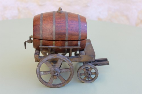 Karlsbräu tonneau - karlsbräu, ·
