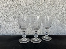 3 verres anciens à pied taillé – décor gravé