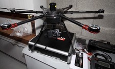 Drone yuneec tornado H-920 + CGO4 K + 2 Batteries neuve = chargeur + Rack